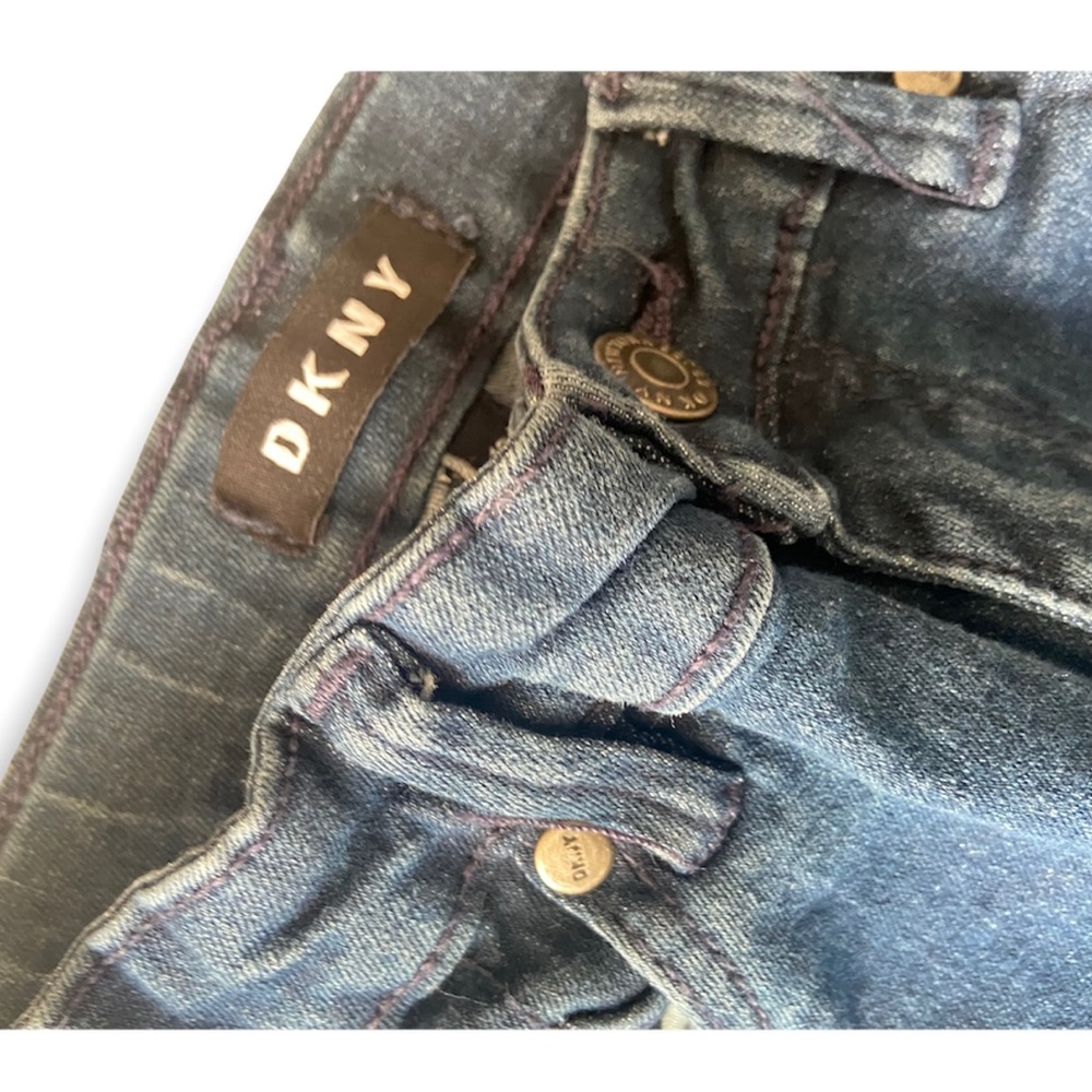 DKNY